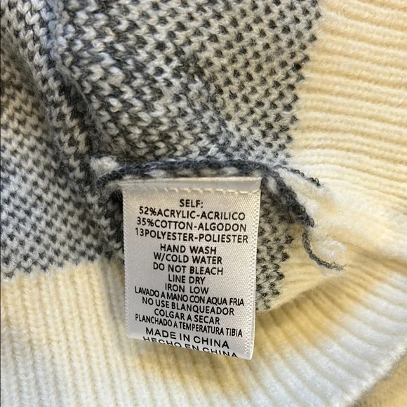 &Merci Vintage Floral Cream Sweater small NWT - Picture 5 of 5